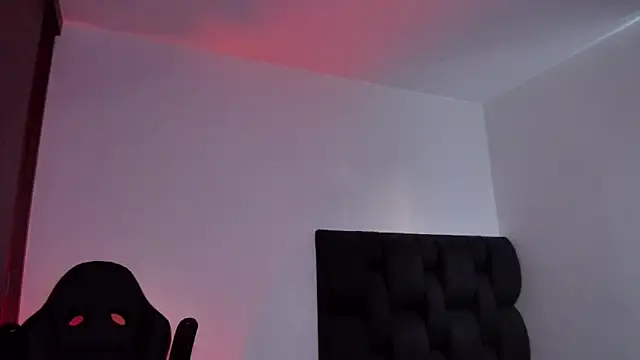 Snapshot of CHRIS_MORGAN1 chatting on 10-16-25, 01:56 CHRIS MORGAN1 online show from 10-16-25, 01:56