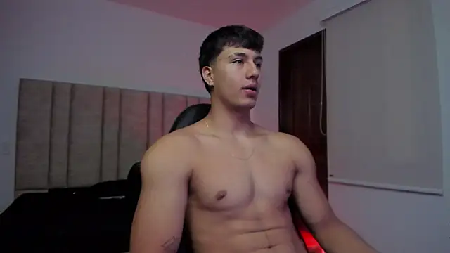 Snapshot of CHRIS_MORGAN1 chatting on 10-26-25, 02:01 CHRIS MORGAN1 online show from 10-26-25, 02:01