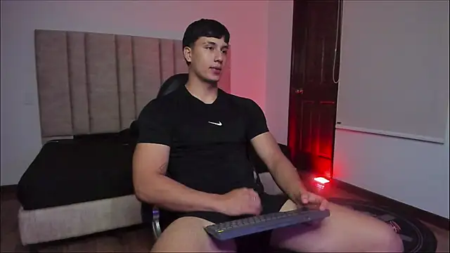 Snapshot of CHRIS_MORGAN1 chatting on 10-28-25, 04:53 CHRIS MORGAN1 online show from 10-28-25, 04:53