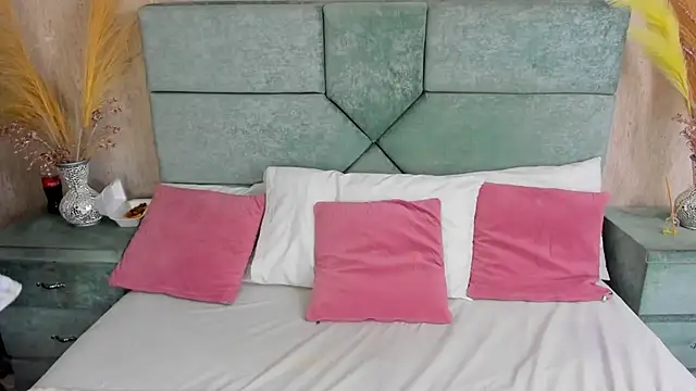 Clohe Bell online show from 10-25-25, 08:03