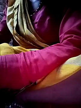 Snapshot of Mona7070 chatting on 10-06-25, 12:19 Mona7070 online show from 10-06-25, 12:19