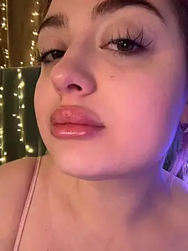 KellyMoors online show from 02-07-26, 01:20