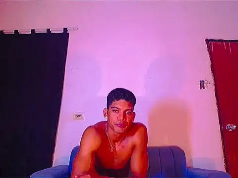 Snapshot of theMyke101 chatting on 06-14-26, 12:41 theMyke101 online show from 06-14-26, 12:41