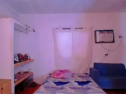 Snapshot of theMyke101 chatting on 06-15-26, 10:12 theMyke101 online show from 06-15-26, 10:12