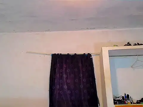Snapshot of theMyke101 chatting on 07-11-26, 04:48 theMyke101 online show from 07-11-26, 04:48