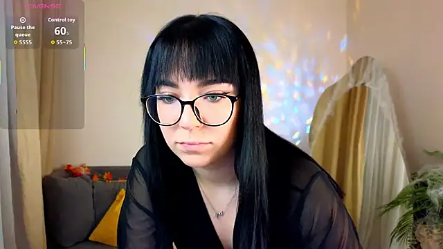 Snapshot of Avelyne_ chatting on 10-30-25, 11:38 Avelyne online show from 10-30-25, 11:38