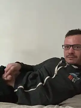 Snapshot of viktor1992-1-1 chatting on 03-11-26, 04:02 viktor1992-1-1 online show from 03-11-26, 04:02