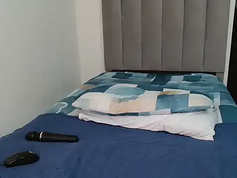 Snapshot of Sex_bomb30 chatting on 10-28-25, 09:06 Sex bomb30 online show from 10-28-25, 09:06