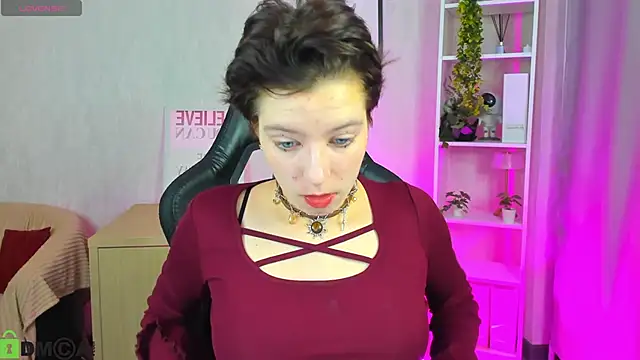 Sara Frayer online show from 11-28-25, 12:57