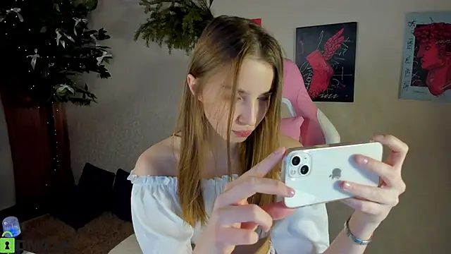 Snapshot of L1na_Reeds chatting on 12-22-25, 12:40 L1na Reeds online show from 12-22-25, 12:40