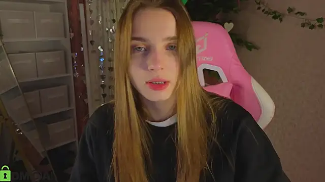 Snapshot of L1na_Reeds chatting on 02-07-26, 12:36 L1na Reeds online show from 02-07-26, 12:36