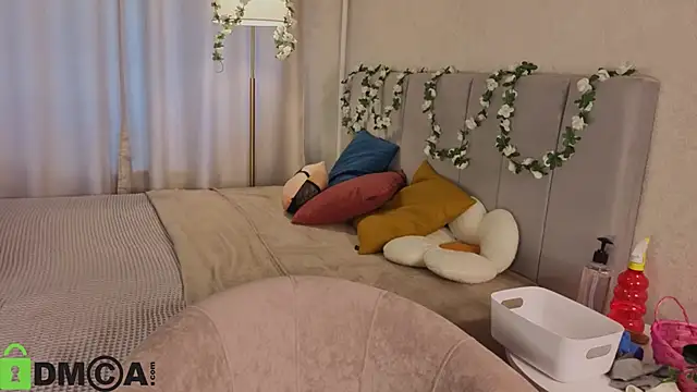 L1na Reeds online show from 06-01-26, 01:07