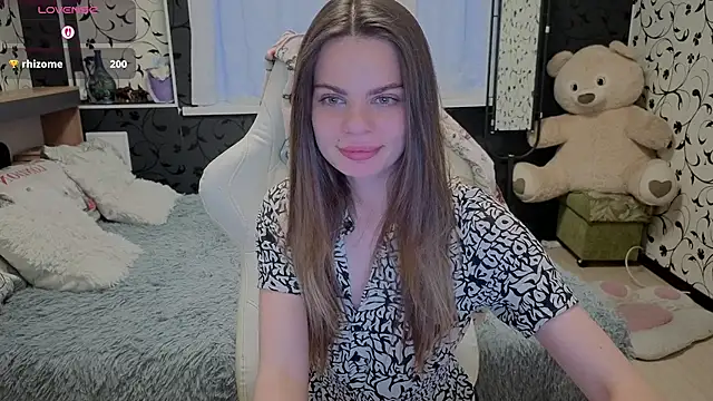 Snapshot of xAlisontiny chatting on 06-14-26, 02:24 xAlisontiny online show from 06-14-26, 02:24