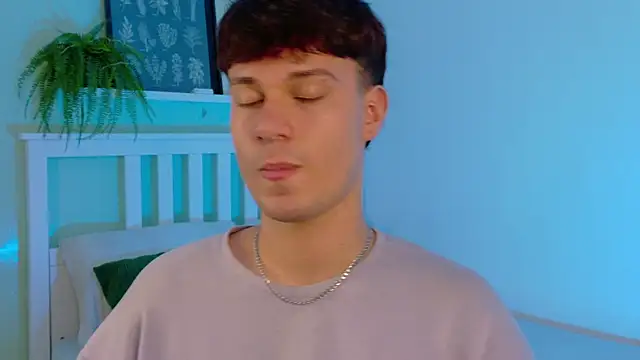 Snapshot of LiamThunder05_ chatting on 10-16-25, 07:37 LiamThunder05 online show from 10-16-25, 07:37