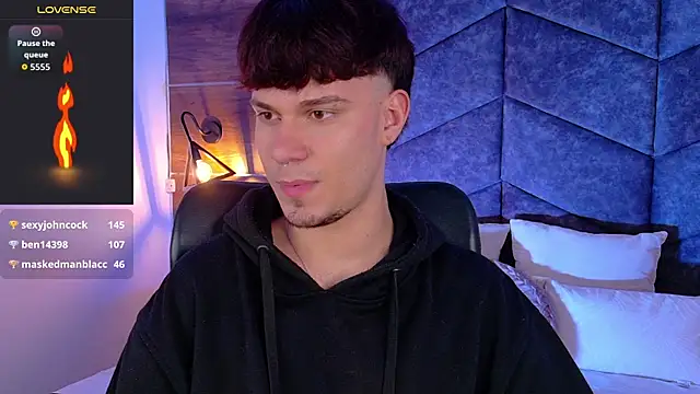 Snapshot of LiamThunder05_ chatting on 10-29-25, 03:20 LiamThunder05 online show from 10-29-25, 03:20