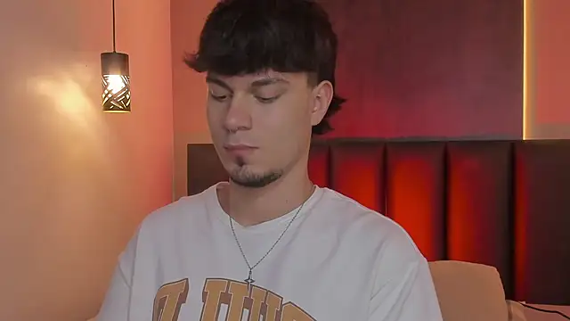 Snapshot of LiamThunder05_ chatting on 11-30-25, 12:09 LiamThunder05 online show from 11-30-25, 12:09