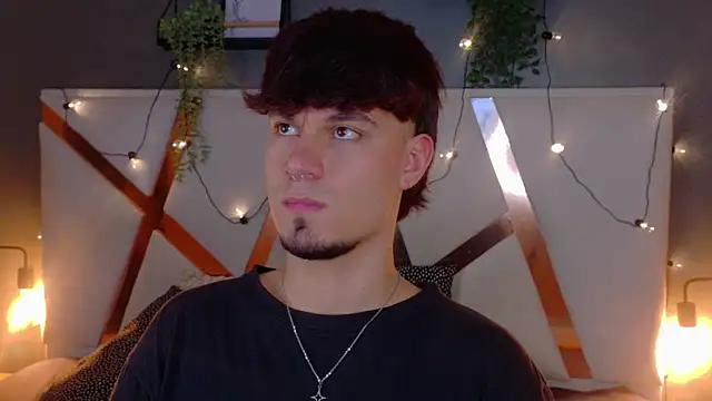 Snapshot of LiamThunder05_ chatting on 12-15-25, 07:40 LiamThunder05 online show from 12-15-25, 07:40