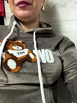 Daiana Andra online show from 10-20-25, 07:20