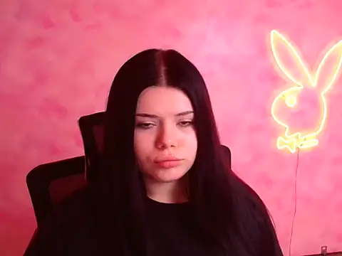 Mona Esty online show from 11-28-25, 10:40