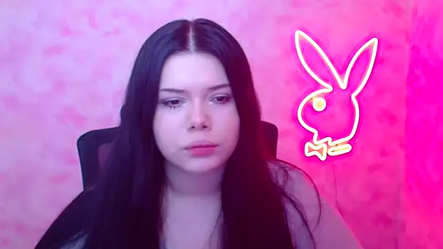 Snapshot of Mona_Esty chatting on 12-19-25, 06:37 Mona Esty online show from 12-19-25, 06:37