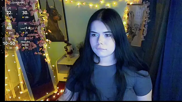 Snapshot of Mona_Esty chatting on 02-17-26, 09:10 Mona Esty online show from 02-17-26, 09:10