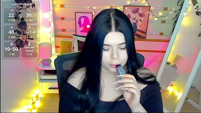 Snapshot of Mona_Esty chatting on 02-18-26, 08:27 Mona Esty online show from 02-18-26, 08:27