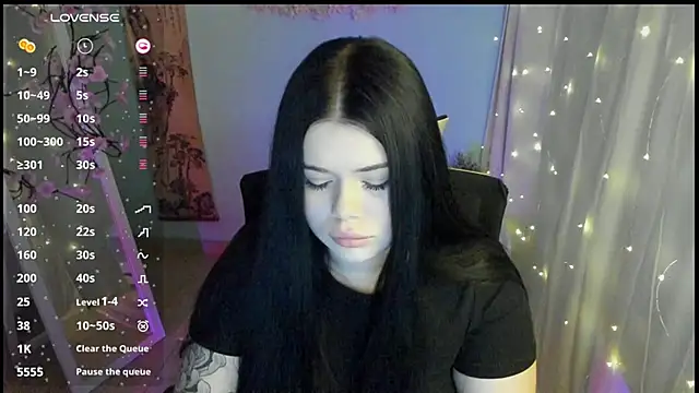 Snapshot of Mona_Esty chatting on 03-13-26, 07:15 Mona Esty online show from 03-13-26, 07:15