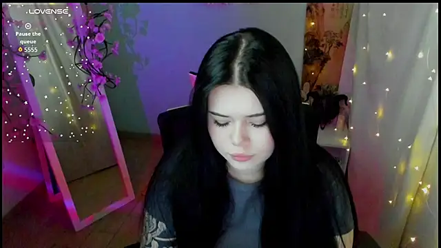 Mona Esty online show from 05-07-26, 06:19
