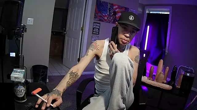 Snapshot of Michigan9000 chatting on 10-27-25, 08:57 Michigan9000 online show from 10-27-25, 08:57