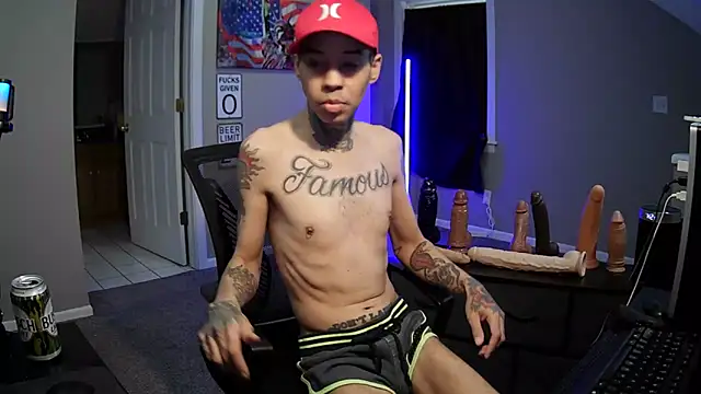 Snapshot of Michigan9000 chatting on 11-20-25, 04:51 Michigan9000 online show from 11-20-25, 04:51