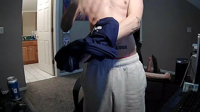 Snapshot of Michigan9000 chatting on 11-24-25, 02:55 Michigan9000 online show from 11-24-25, 02:55