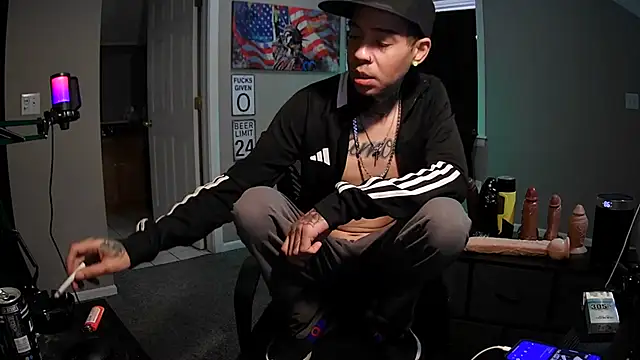 Snapshot of Michigan9000 chatting on 11-28-25, 05:26 Michigan9000 online show from 11-28-25, 05:26