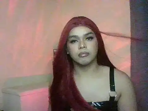 Snapshot of TarahFox chatting on 10-04-25, 03:32 TarahFox online show from 10-04-25, 03:32