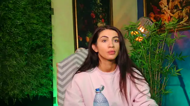 nicolepalmer online show from 10-11-25, 03:10