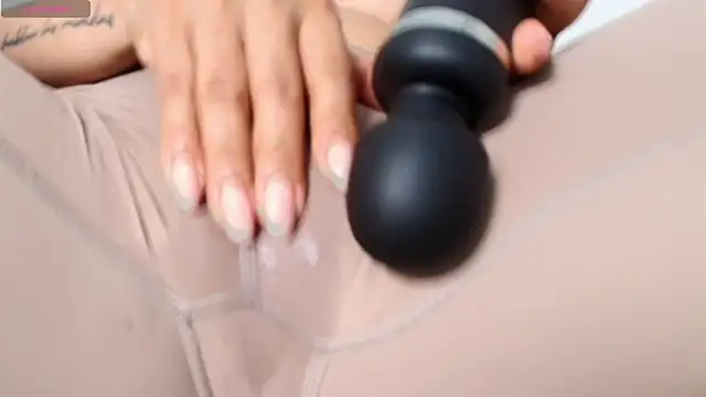 Snapshot of Shanell_Rousex chatting on 10-30-25, 05:35 Shanell Rousex online show from 10-30-25, 05:35