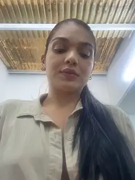 catalina garciaa online show from 11-25-25, 06:41