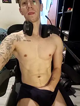 SweetGoodBoy22 online show from 10-28-25, 03:25