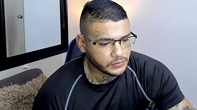 Snapshot of MICHELL_ARTHUS_ chatting on 10-11-25, 03:17 MICHELL ARTHUS online show from 10-11-25, 03:17