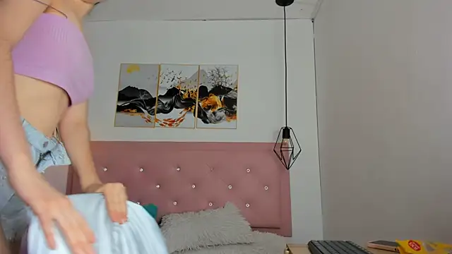 kiara and christy online show from 10-06-25, 12:35