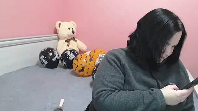  alexandra ray  online show from 10-24-25, 07:49