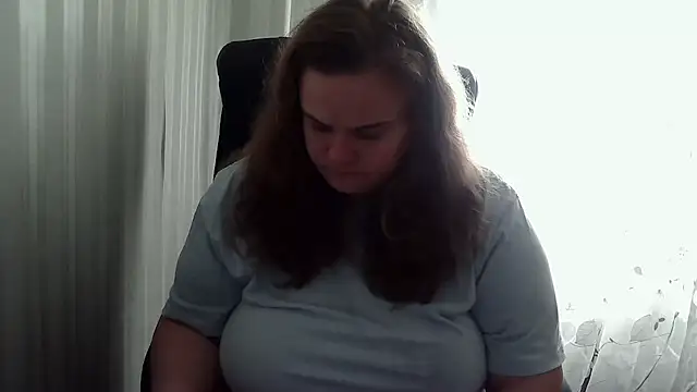 Snapshot of HarmonyKarera chatting on 10-12-25, 07:29 HarmonyKarera online show from 10-12-25, 07:29