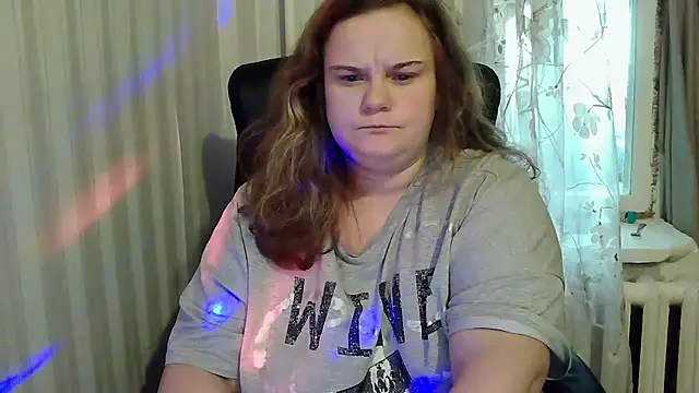 Snapshot of HarmonyKarera chatting on 10-18-25, 06:37 HarmonyKarera online show from 10-18-25, 06:37