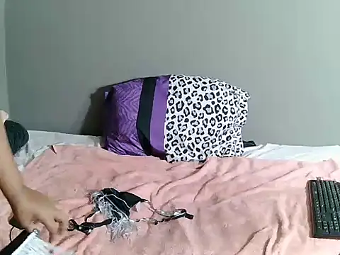 BoobsBae04 online show from 10-13-25, 08:09