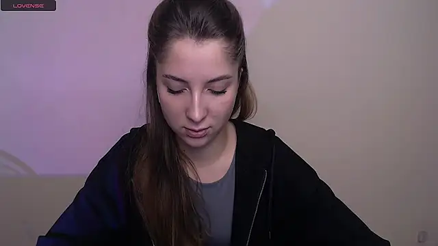 Snapshot of _OlivkaSexy chatting on 10-03-25, 11:51  OlivkaSexy online show from 10-03-25, 11:51