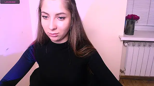 Snapshot of _OlivkaSexy chatting on 10-04-25, 10:46  OlivkaSexy online show from 10-04-25, 10:46