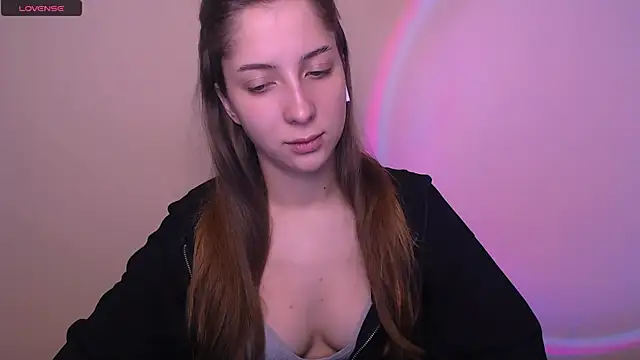 Snapshot of _OlivkaSexy chatting on 11-12-25, 10:37 OlivkaSexy online show from 11-12-25, 10:37