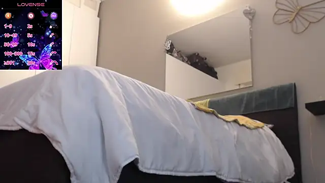 Spicypamy online show from 12-18-25, 04:35