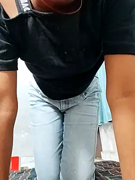 Snapshot of Saniya_Doll chatting on 10-14-25, 08:26 Saniya Doll online show from 10-14-25, 08:26