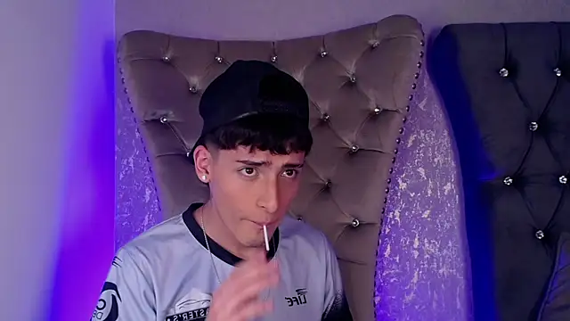 MateoMitchell online show from 11-06-25, 04:46