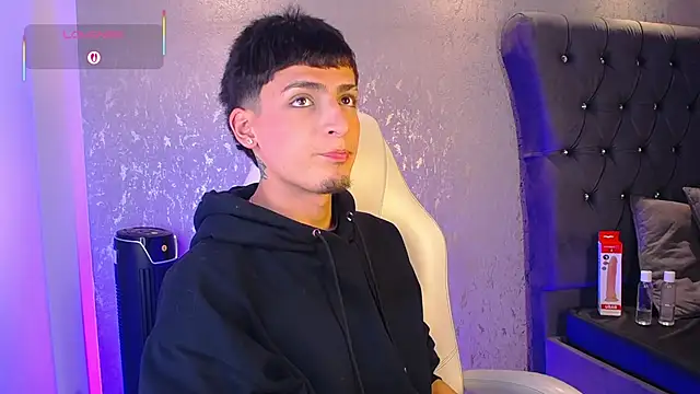 MateoMitchell online show from 12-18-25, 05:02